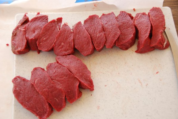 elk steaks2 DSC_11490003.JPG