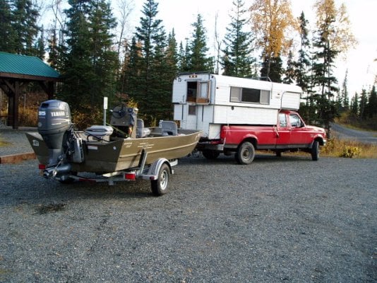 camper boat at campground10-7-09.JPG