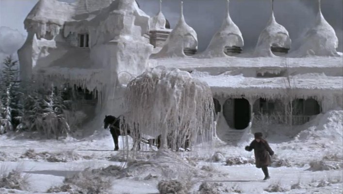 Dr-Zhivago-house-exterior.jpg