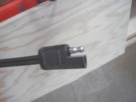 Solar Plug (male plug usually attached to actual panel).JPG