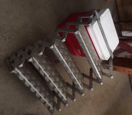 Steps for Camper- Accordion.JPG