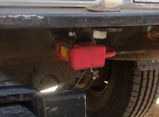 Anderson connector mounted on Dodge rear bumper.jpg