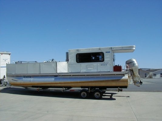 Pontoon Boat with FW Camper 2 (2).JPG