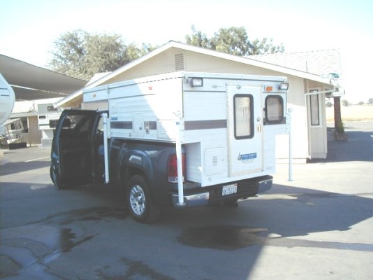 Chevy (crewcab) 2007 with Hawk #2.JPG