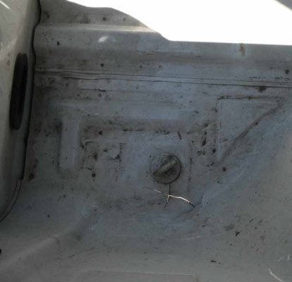 Ranger 2019 Driver Front Tie plate with Crack and popped rivits above.jpg