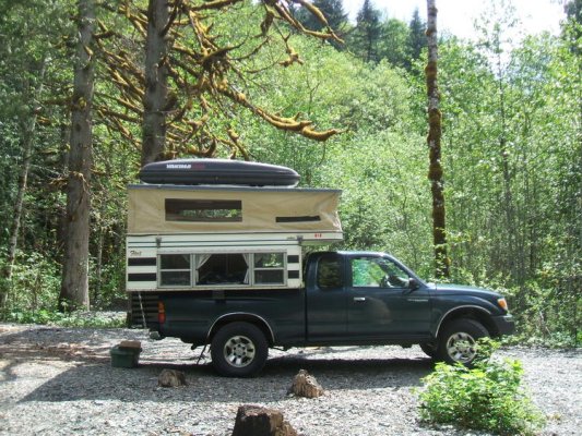 Baker Hot Springs and camper 009.jpg