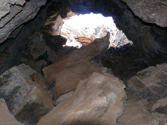 Lava Tube1.jpg