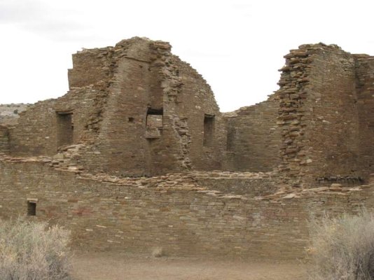 Pueblo Bonito wallsA.jpg