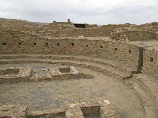 Pueblo Bonito kivaA.jpg