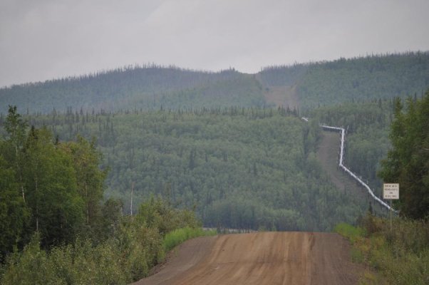 Dalton Hwy & Pipeline.JPG