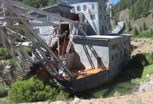 Yankee Fork Dredge.JPG