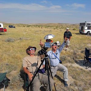 Stew, Syncro Bill and Cougar Couple view WY eclipse