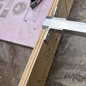 Roof crossbeam joint