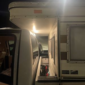 Gap between cab and camper