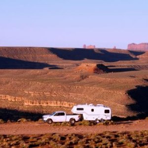 Sunrise on the canyon rim at The Goosenecks near Mexican Hat, Utah