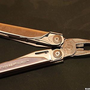 Leatherman Surge