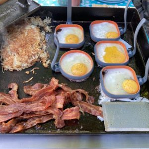 Yes you can cook hash browns, bacon, eggs in a frying pan but you can’t do it all at once !