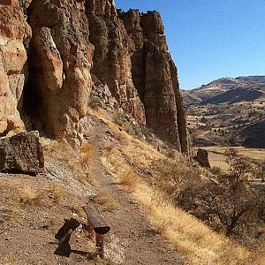 Clarno Arch Trail