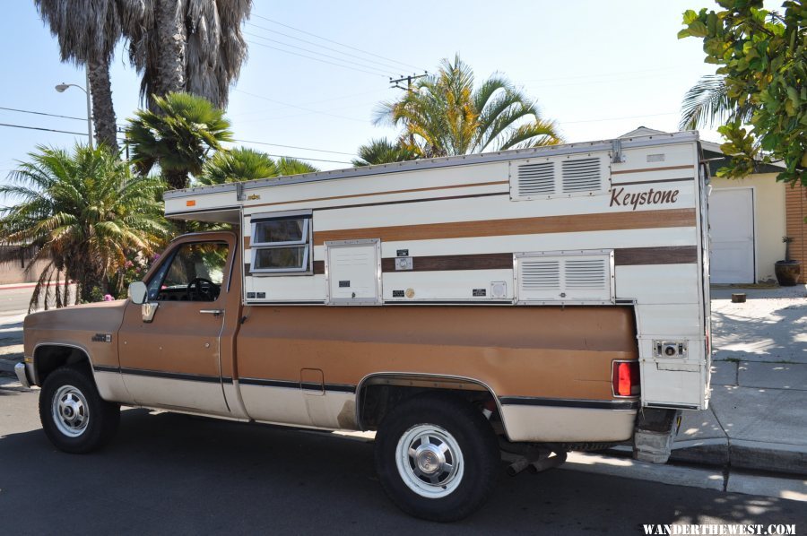 1987 GMC K2500 w/ 1987 FWC Keystone