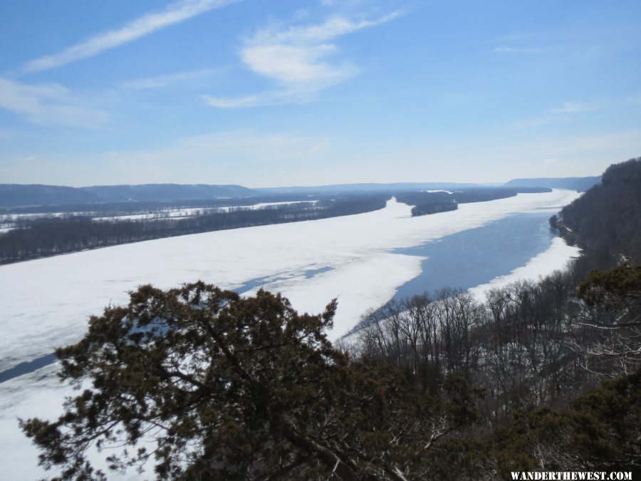 2014 41 MAR20 EFFIGY MOUNDS HANGING ROCK S VW