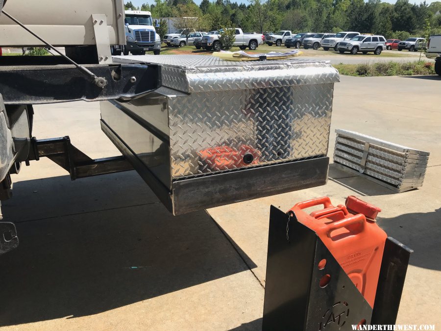 Alaskan Storage Hitch Mounted Truck Box