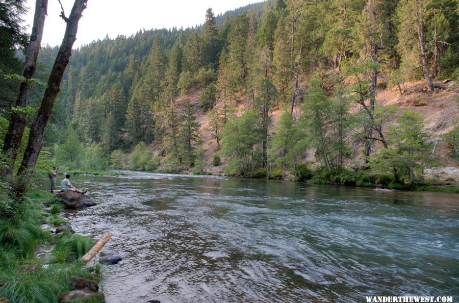 Fishing the North Umpqua at Eagle Rock C.G.