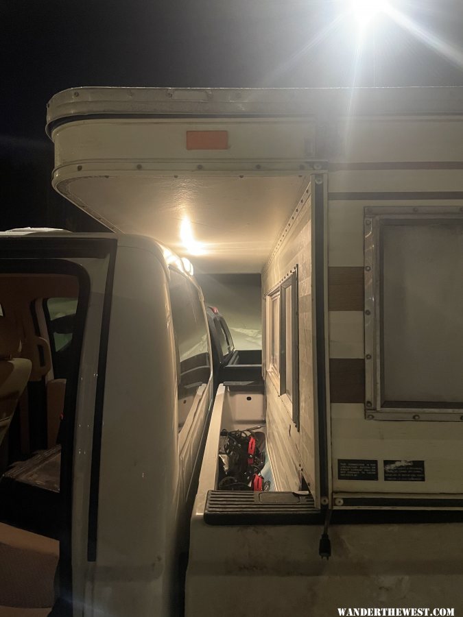 Gap between cab and camper