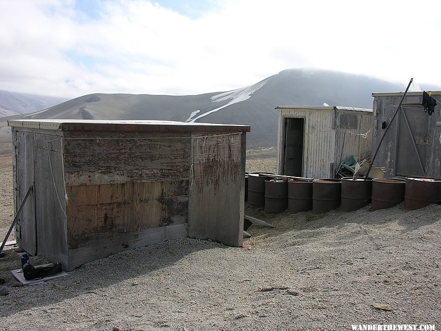 Huts on Baked Mountain