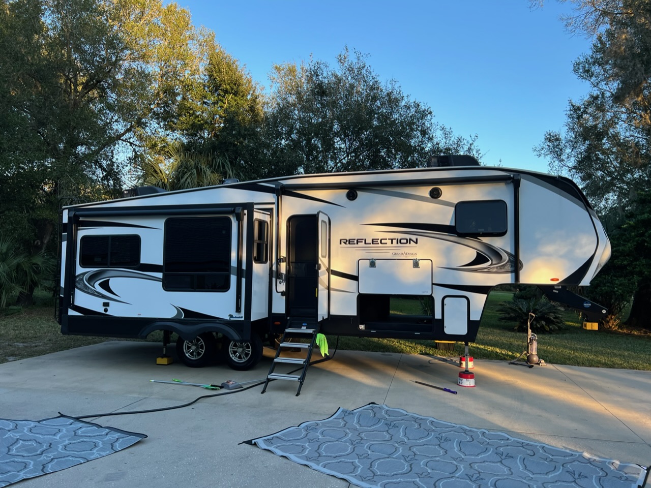 Our new to us 2022 GD Reflection 303RLS. Our first 5th Wheel.