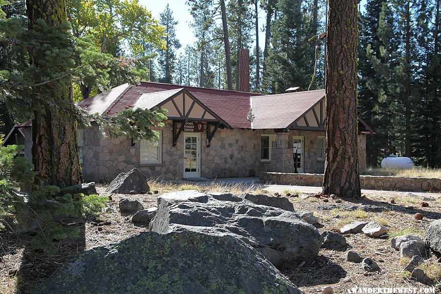 Ranger station adjacent to the Loomis Museum