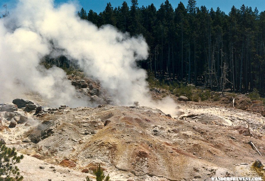 Steamboat Geyser in Norris Basin