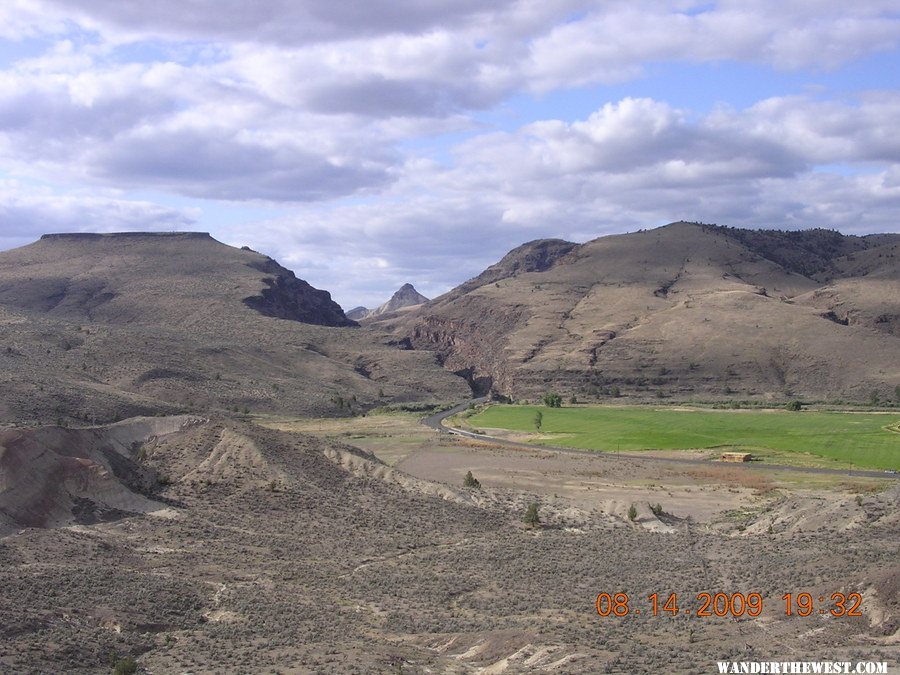 Toward John Day Fossil Beds