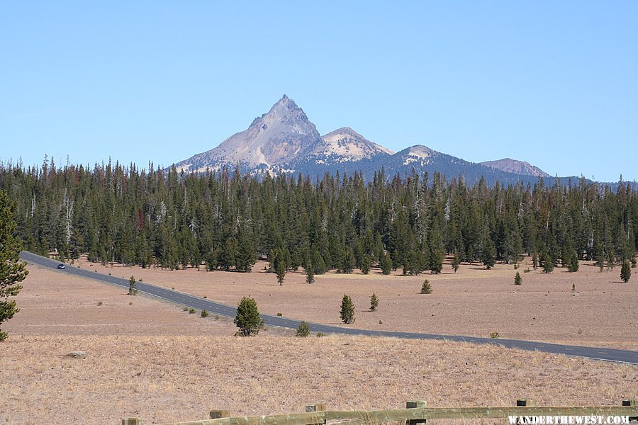 View of Mount Thielsen from Crater Lake National Park