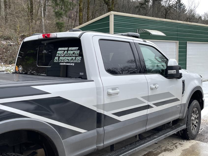 We've set the truck up for Search & Rescue with the LED STL TakeDown roof lightbar, LED grille light, winch (attaches to either the front or rear rece